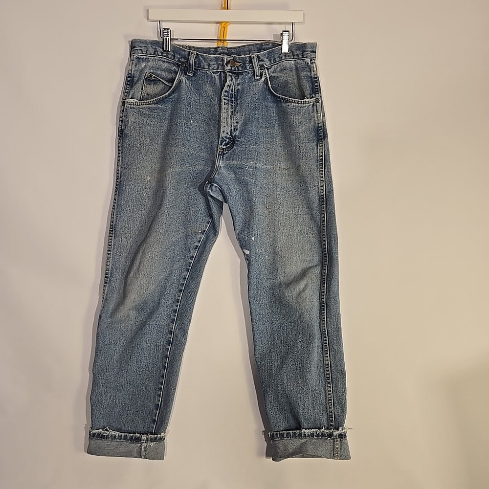 VTG Wrangler Men 35x32 Rugged Wear Jeans‎ Light Wash 90s Distressed USA Workwear